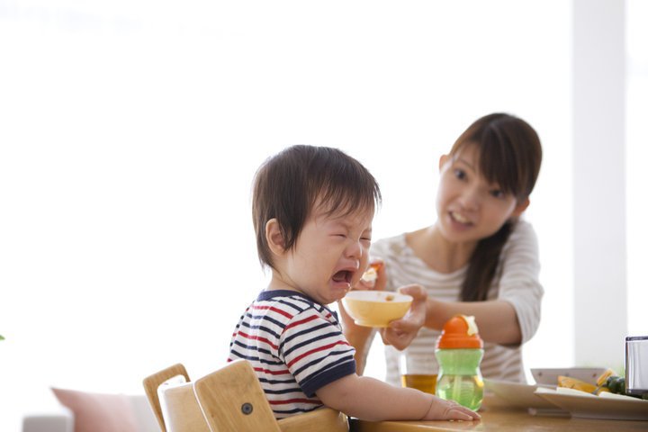 Khi trẻ dưới 5 tuổi có biểu hiện biếng ăn, tiêu chảy,... điều đầu tiên bố mẹ nghĩ tới là mua men tiêu hóa cho con uống mà không hiểu rõ cơ chế tác dụng.